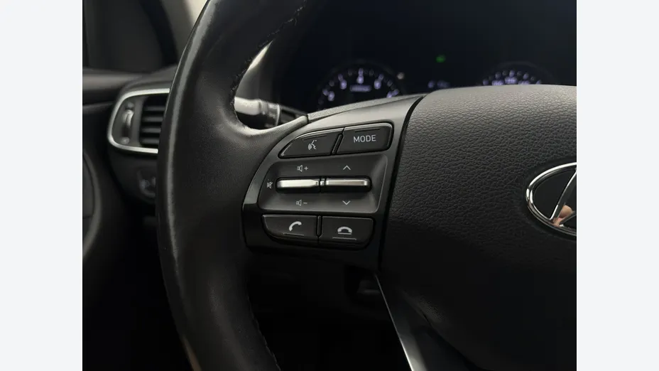 HYUNDAI i30 -