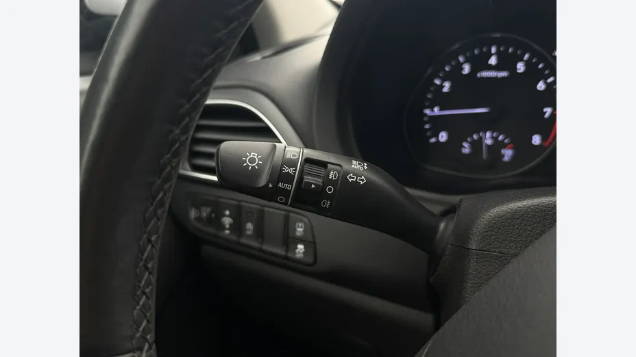 HYUNDAI i30 -