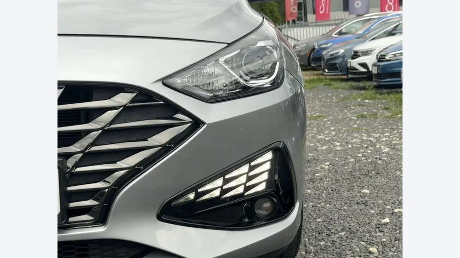 HYUNDAI i30 -