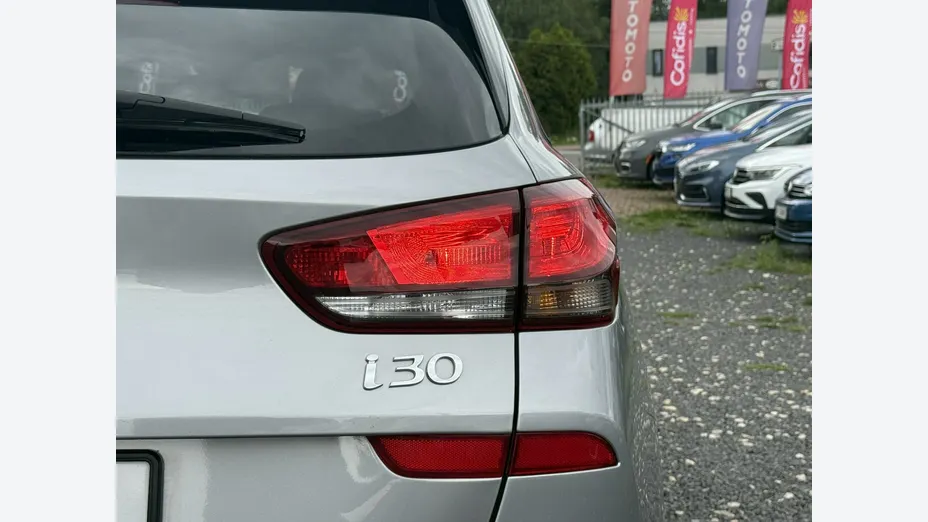 HYUNDAI i30 -