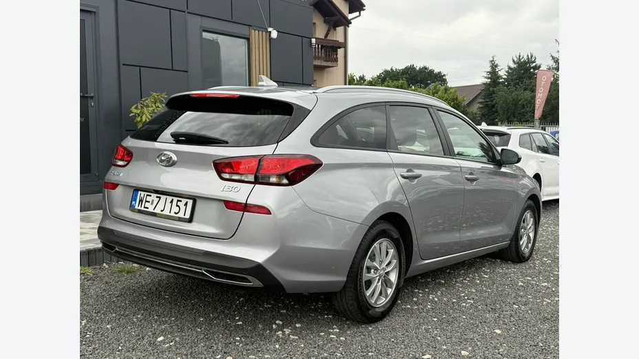 HYUNDAI i30 -