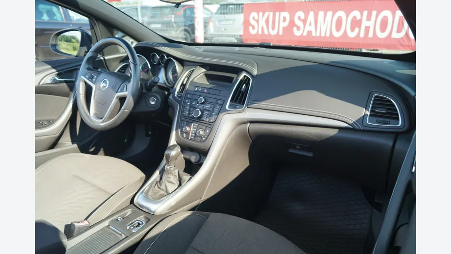 OPEL Cascada -