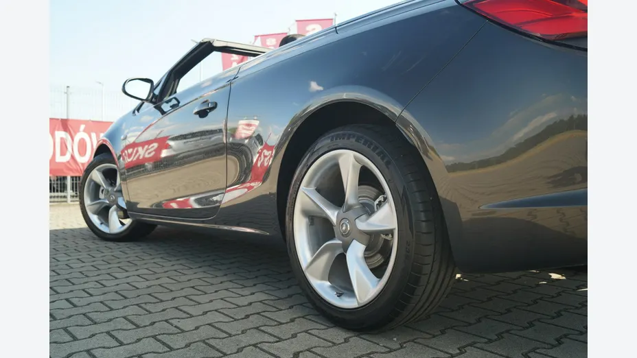 OPEL Cascada -