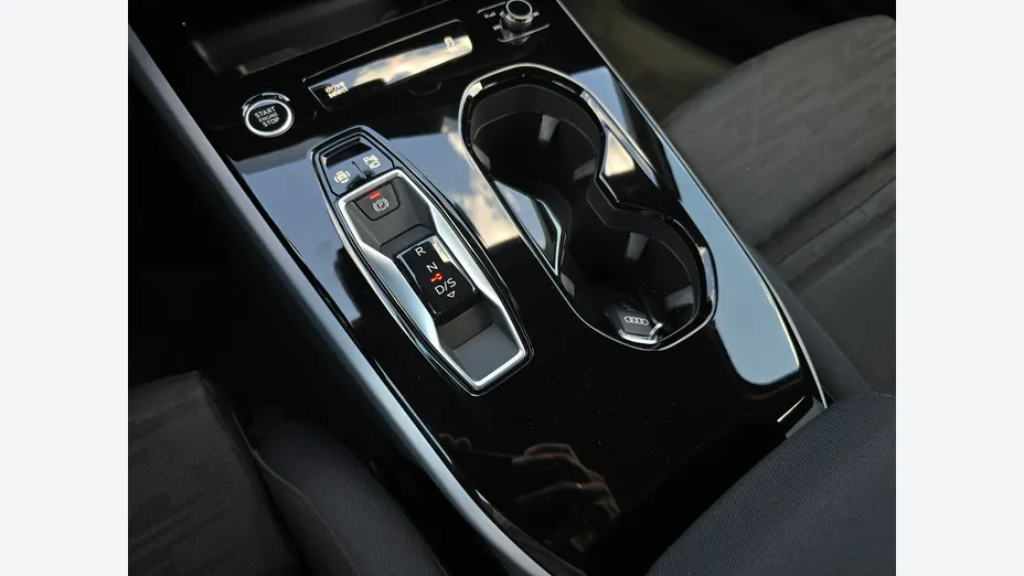 AUDI A6 -