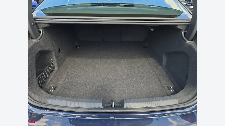 AUDI A6 -