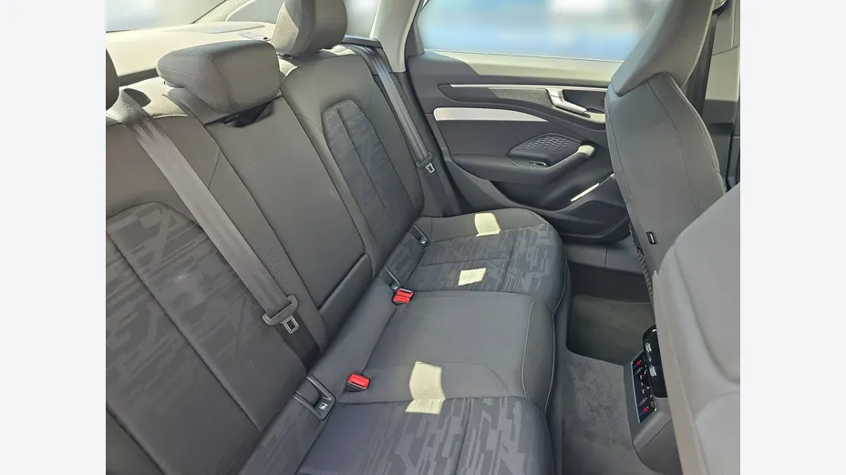 AUDI A6 -