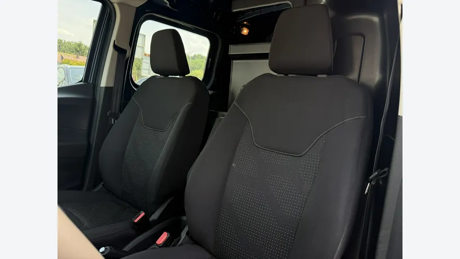 FORD Transit Courier -