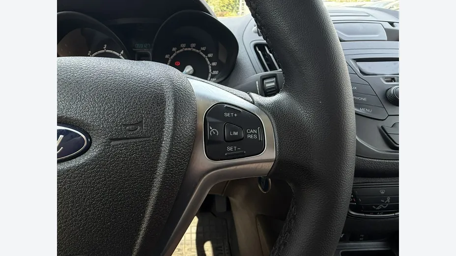 FORD Transit Courier -