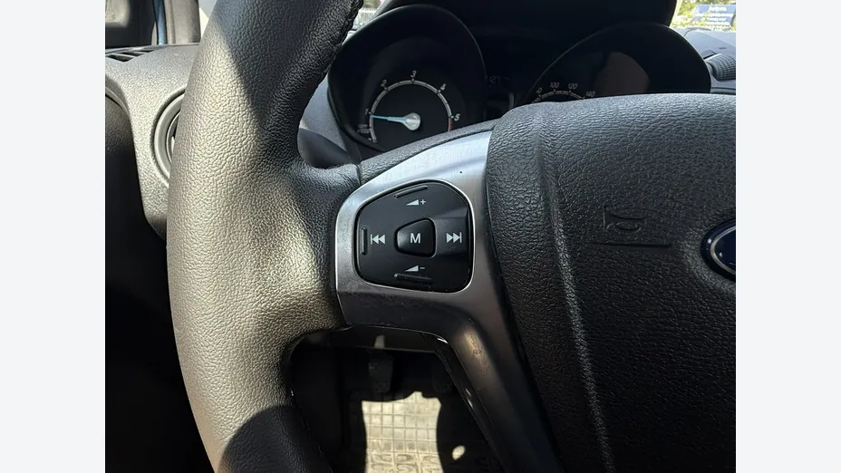 FORD Transit Courier -