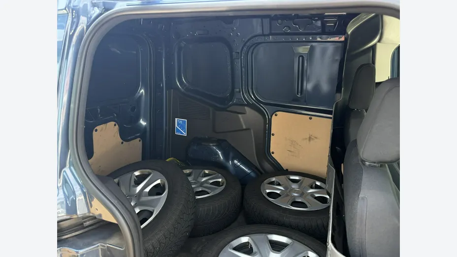 FORD Transit Courier -
