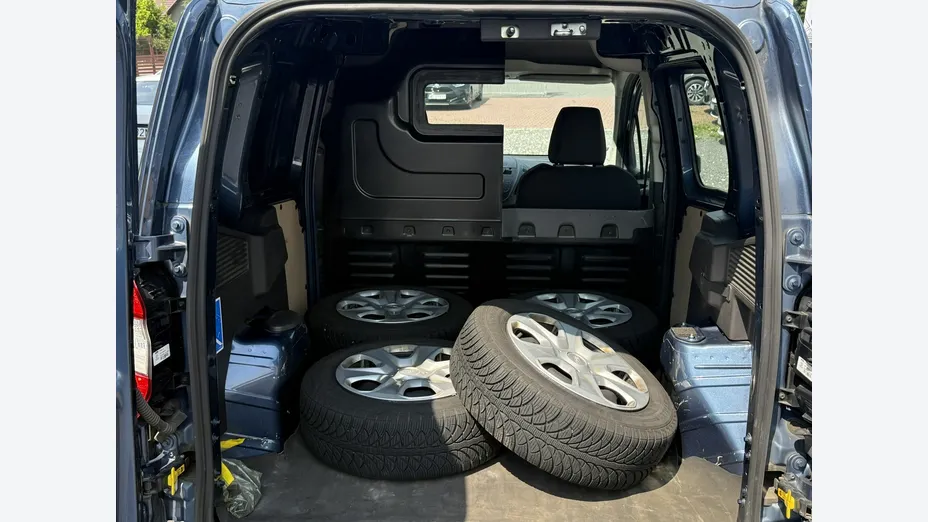 FORD Transit Courier -