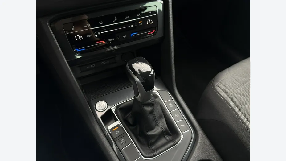 VOLKSWAGEN Tiguan -