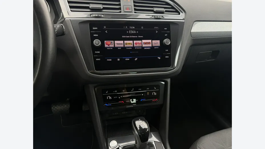 VOLKSWAGEN Tiguan -