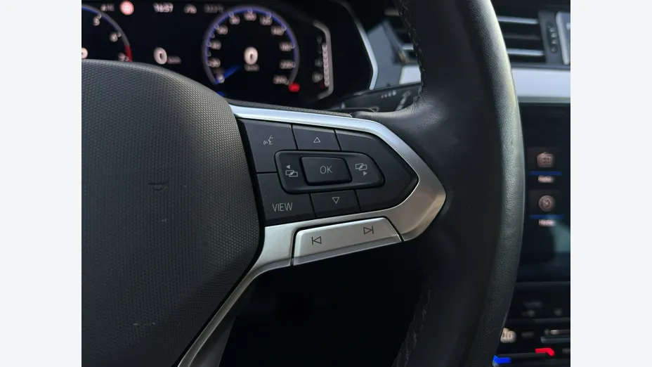 VOLKSWAGEN Passat -