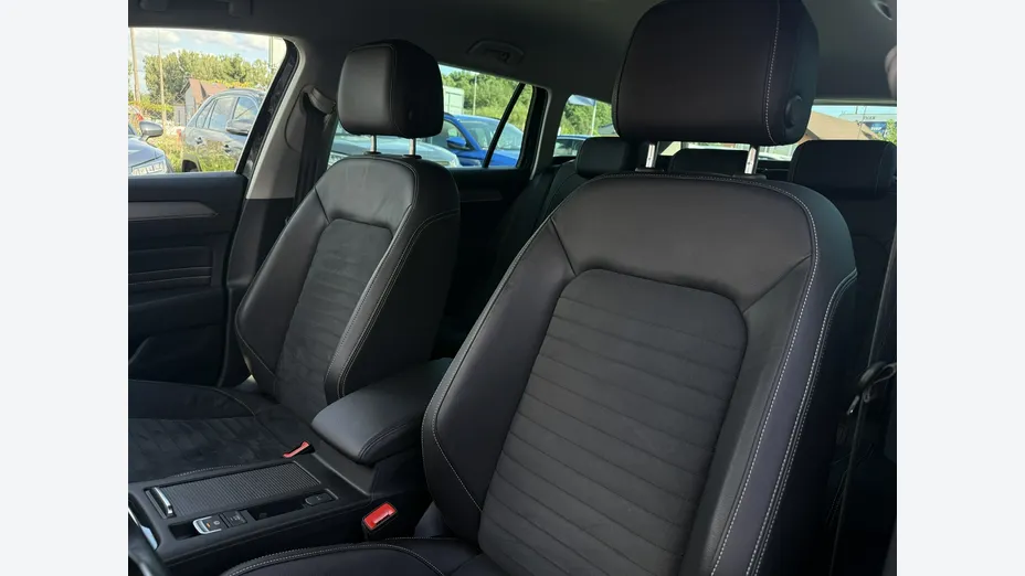 VOLKSWAGEN Passat -