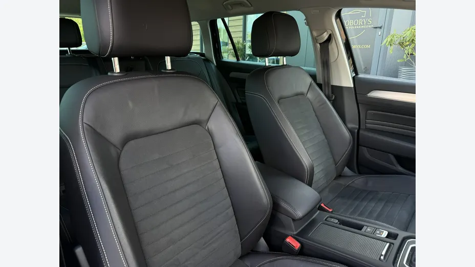 VOLKSWAGEN Passat -