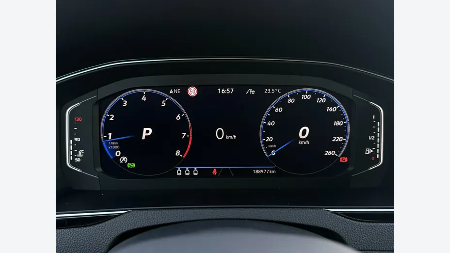 VOLKSWAGEN Passat -