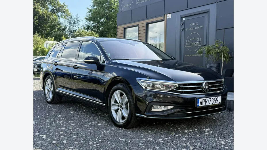 VOLKSWAGEN Passat -