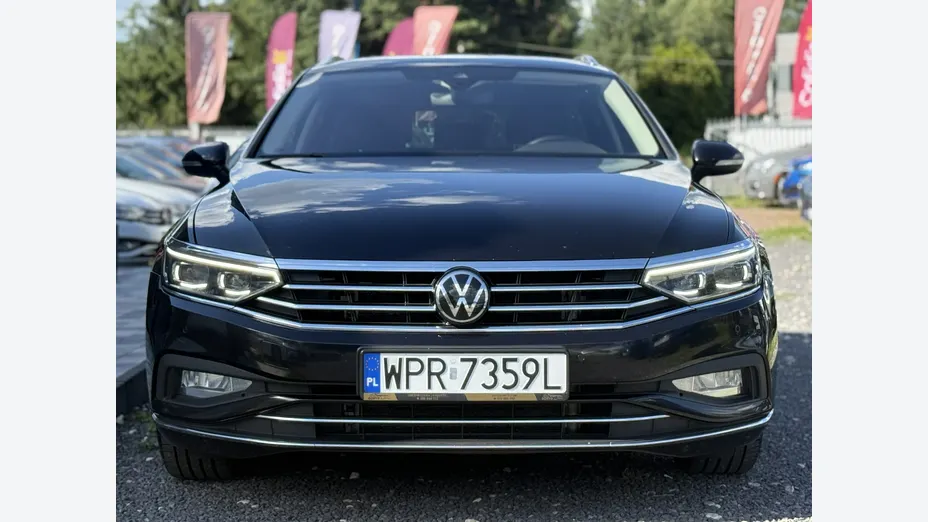 VOLKSWAGEN Passat -