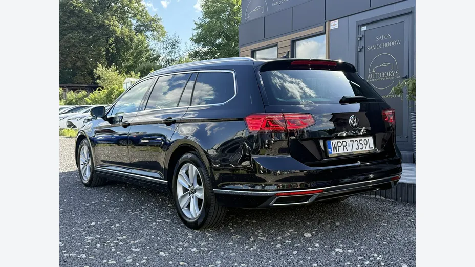 VOLKSWAGEN Passat -