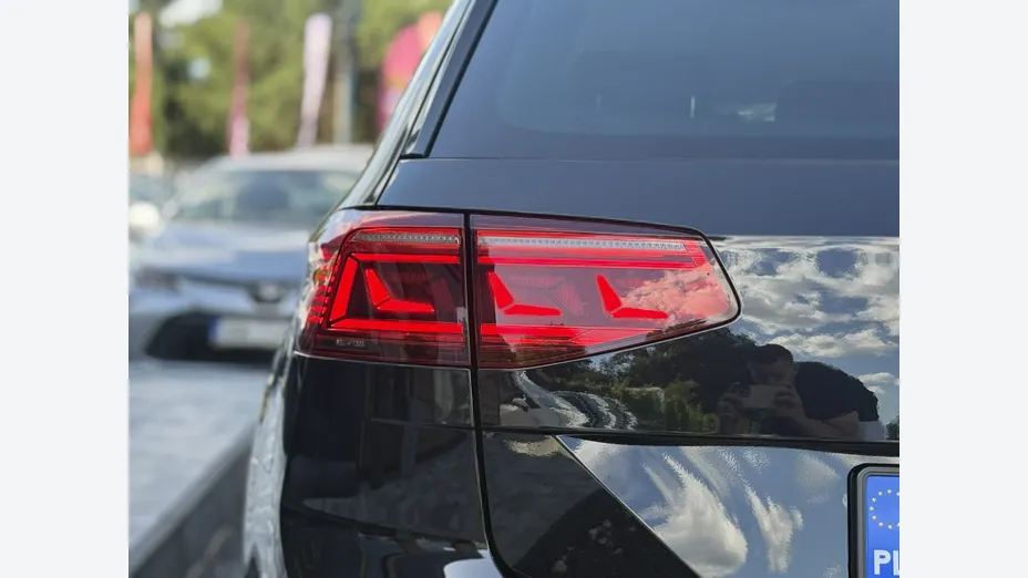 VOLKSWAGEN Passat -