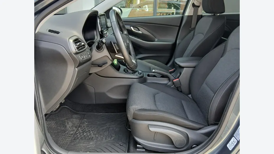 HYUNDAI i30 -