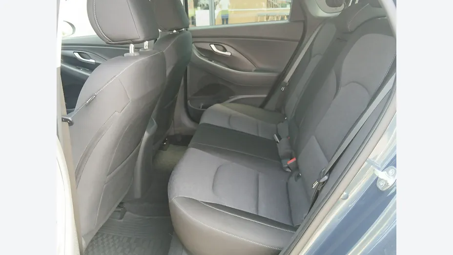 HYUNDAI i30 -