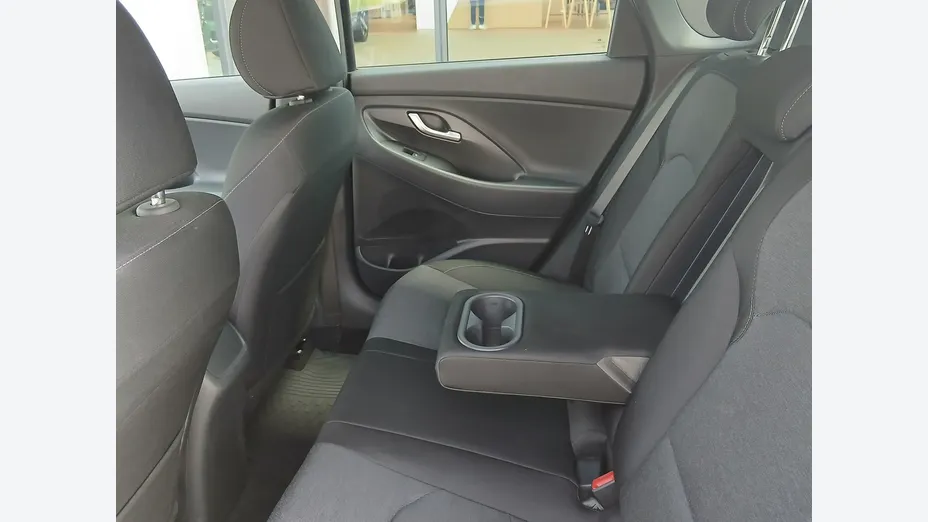 HYUNDAI i30 -