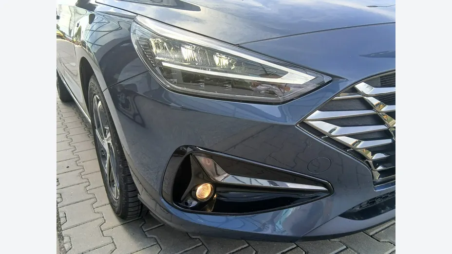 HYUNDAI i30 -