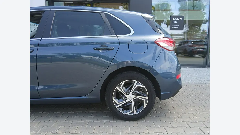 HYUNDAI i30 -
