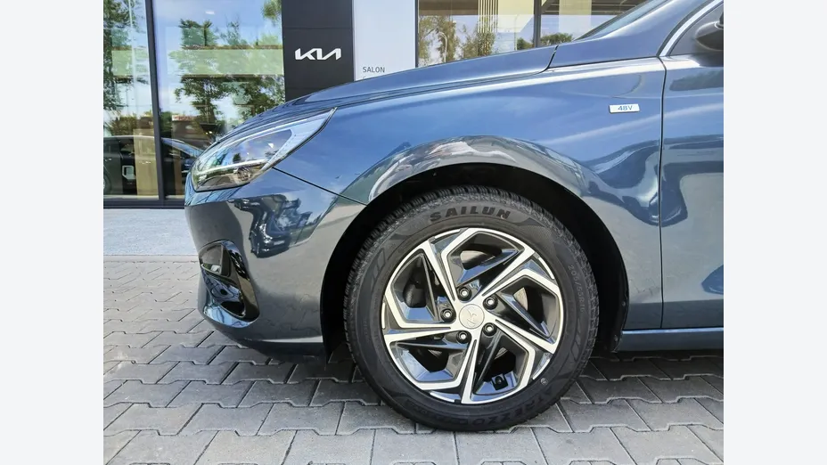 HYUNDAI i30 -