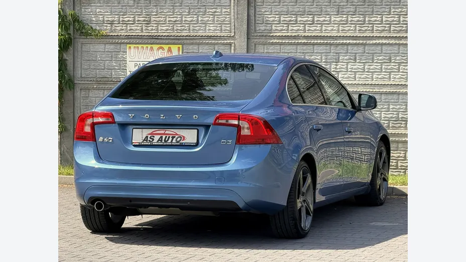 VOLVO S60 -