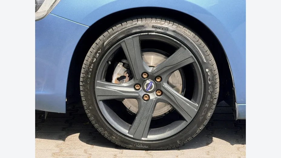 VOLVO S60 -