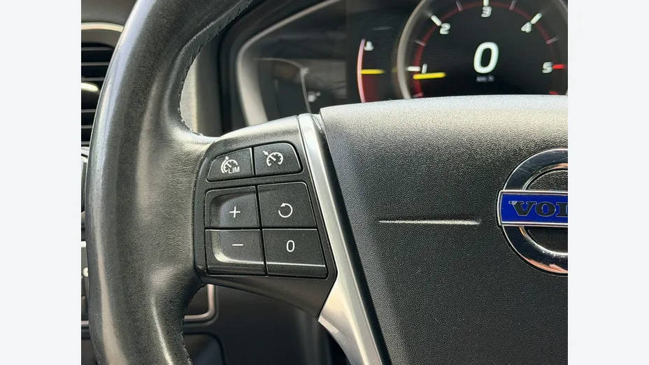 VOLVO S60 -
