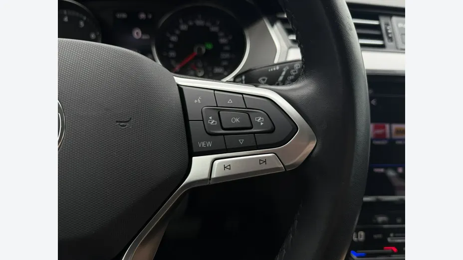 VOLKSWAGEN Passat -