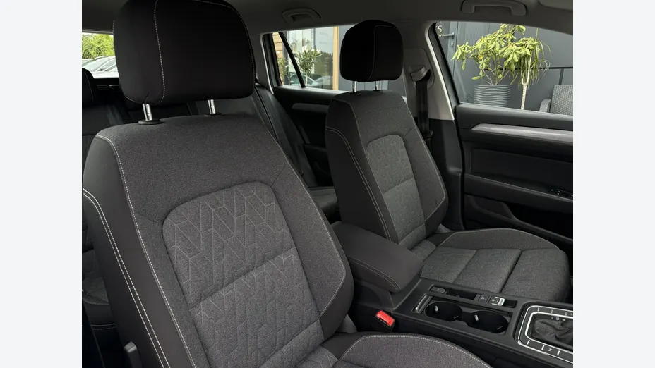 VOLKSWAGEN Passat -