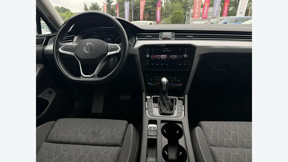 VOLKSWAGEN Passat -