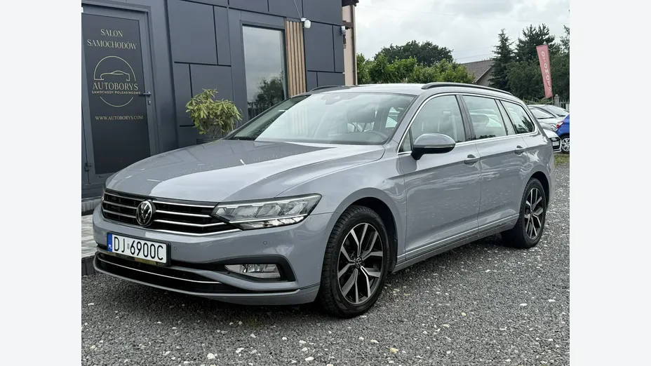 VOLKSWAGEN Passat -