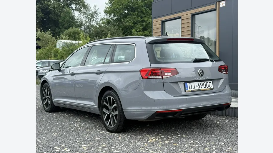 VOLKSWAGEN Passat -