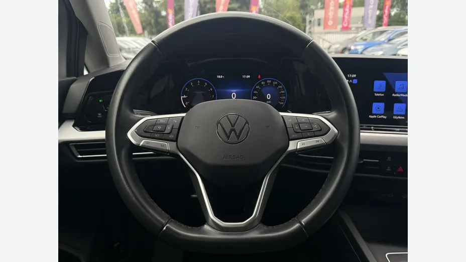 VOLKSWAGEN Golf -