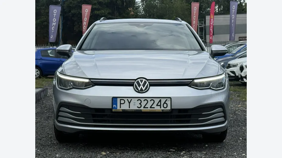VOLKSWAGEN Golf -
