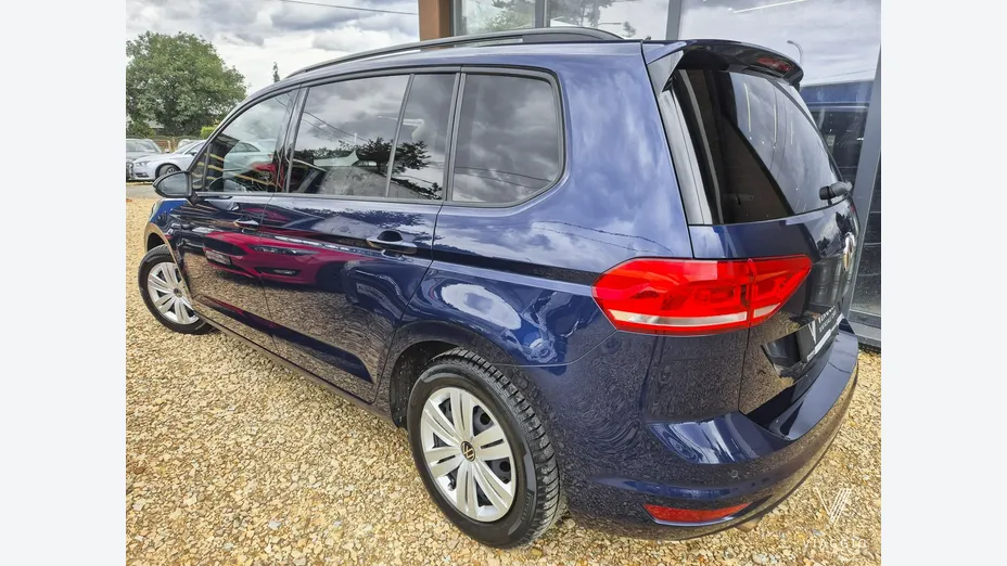 VOLKSWAGEN Touran -