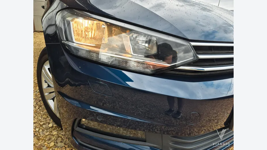 VOLKSWAGEN Touran -
