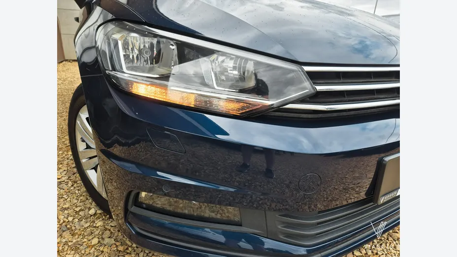 VOLKSWAGEN Touran -