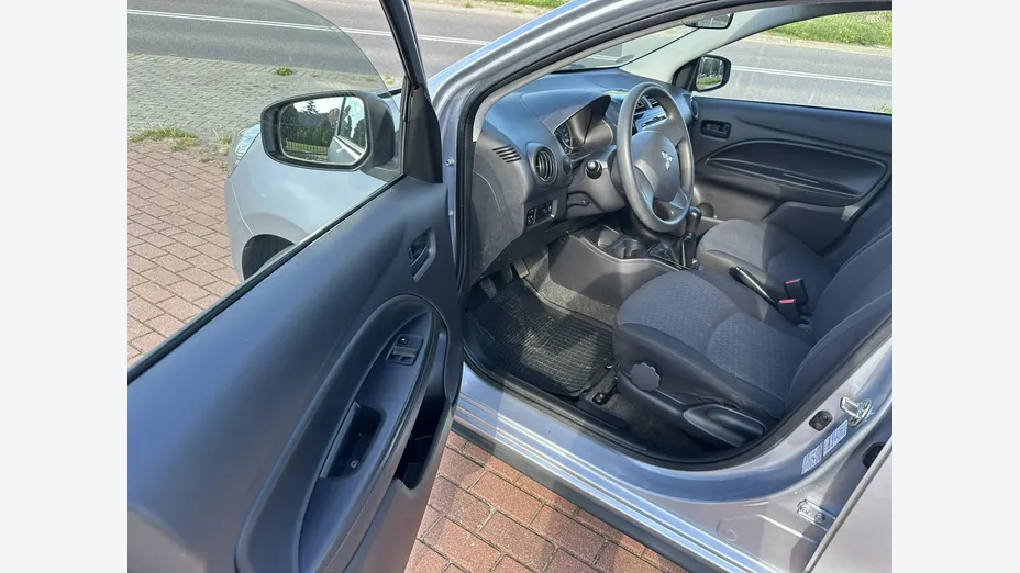 MITSUBISHI Space Star -