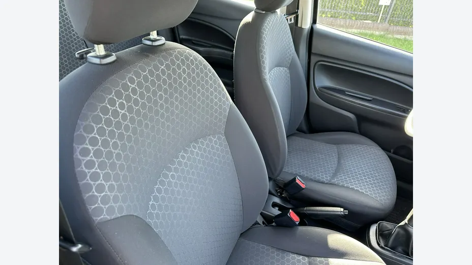 MITSUBISHI Space Star -