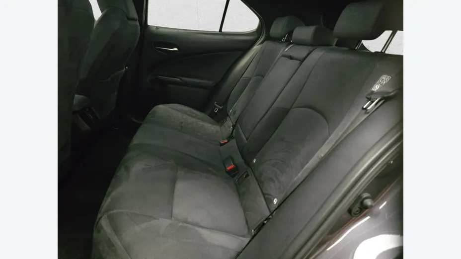 LEXUS UX -