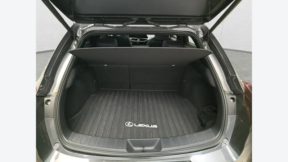 LEXUS UX -