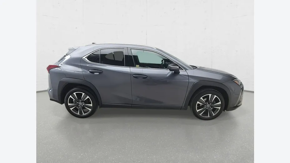 LEXUS UX -