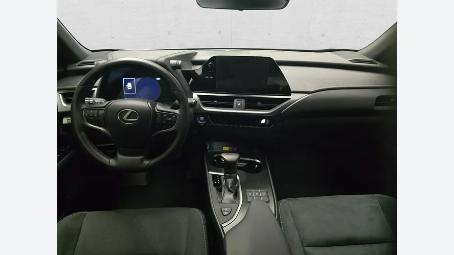 LEXUS UX -